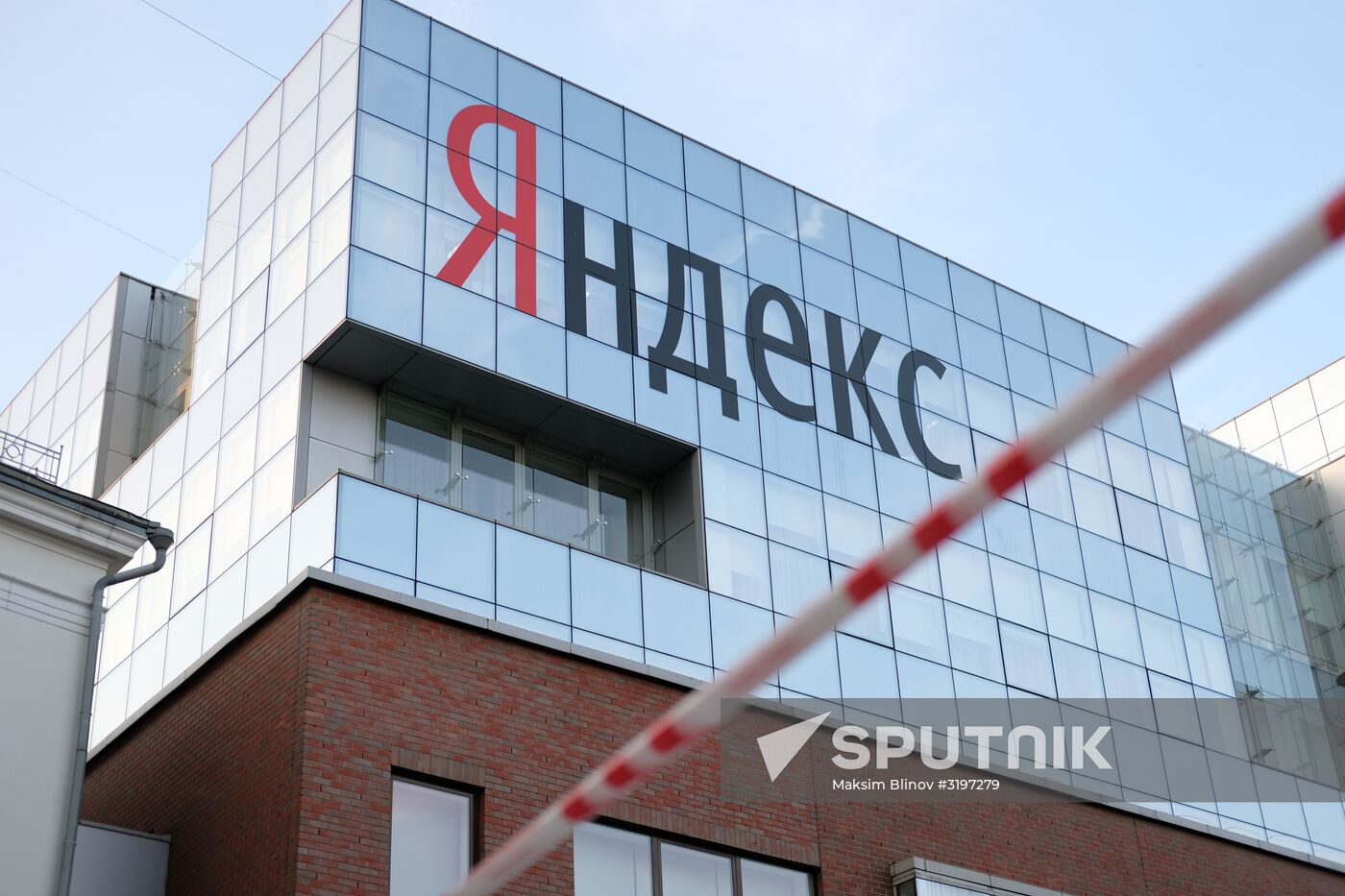 Yandex staff evacuated after bomb threat