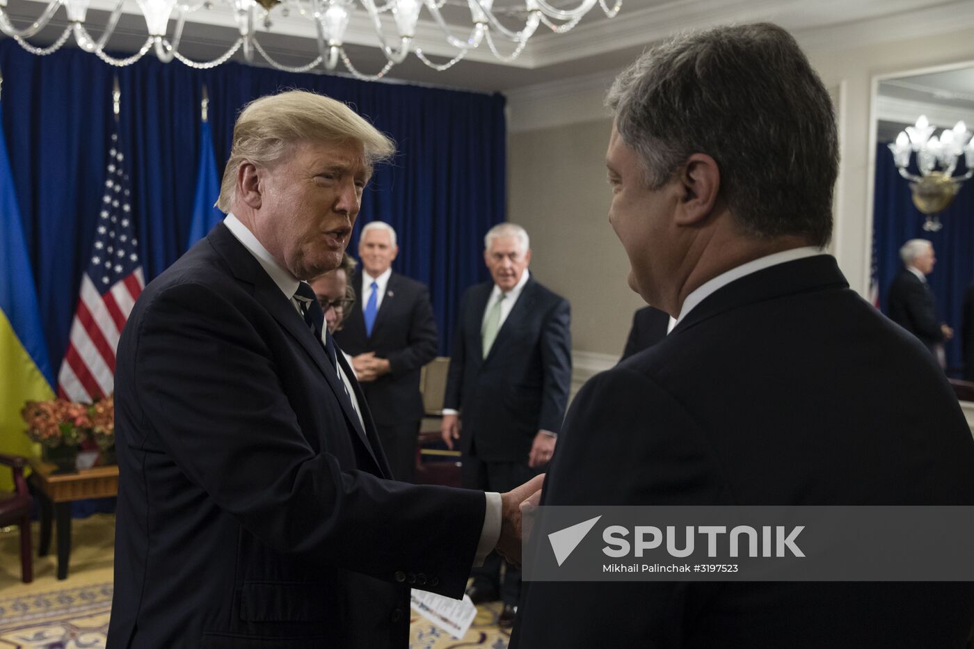 US President Donald Trump meets with Ukrainian President Petro Poroshenko