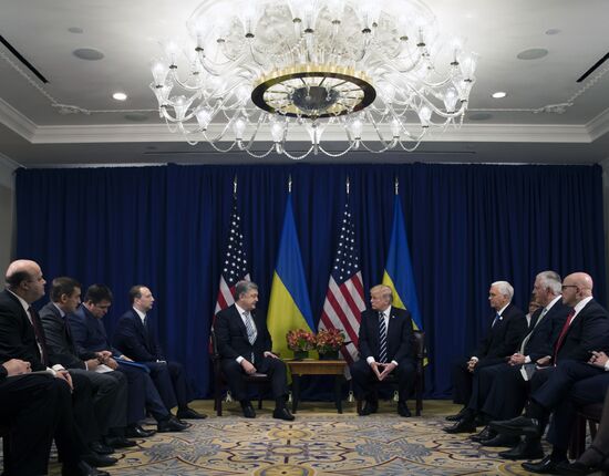 US President Donald Trump meets with Ukrainian President Petro Poroshenko