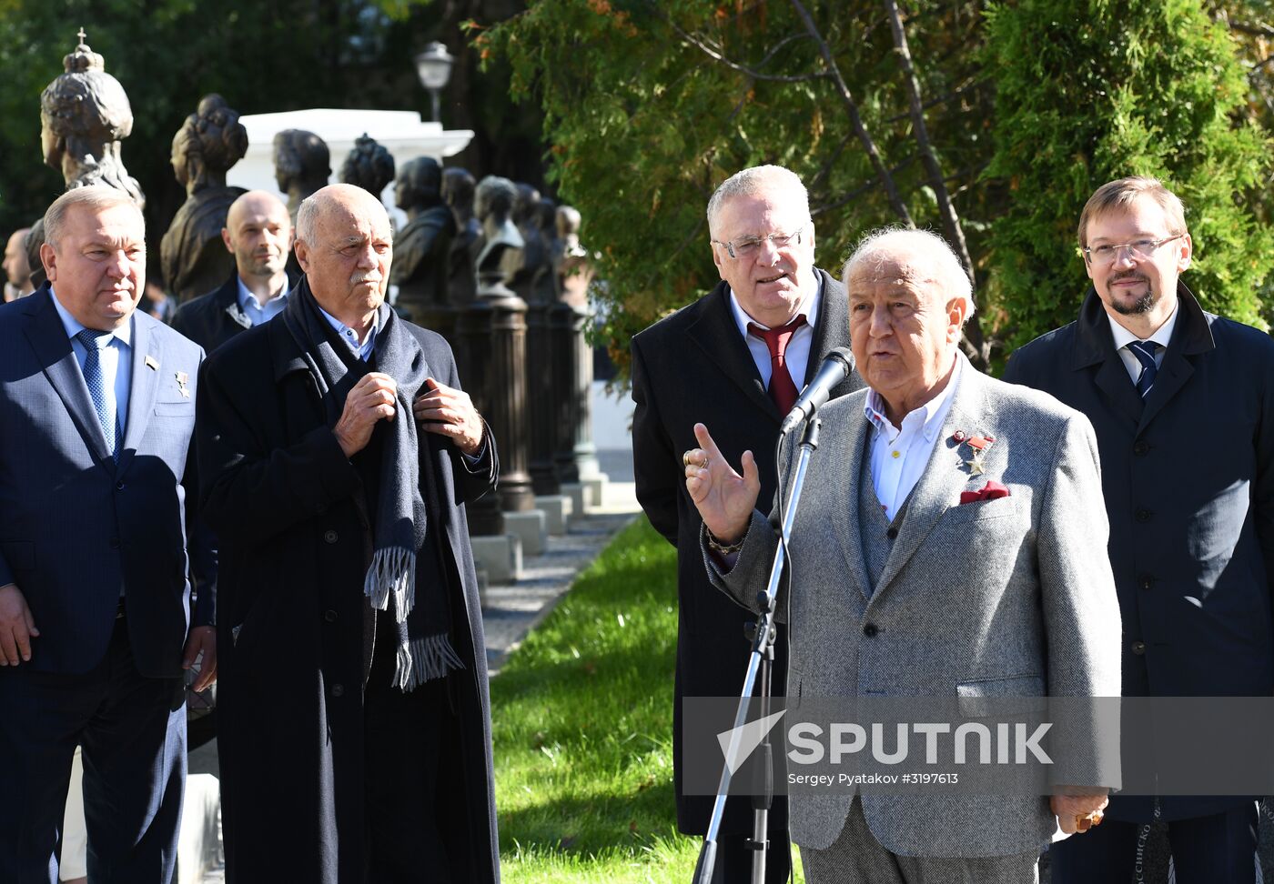 Moscow unveils Alley Of 20th Century Rulers