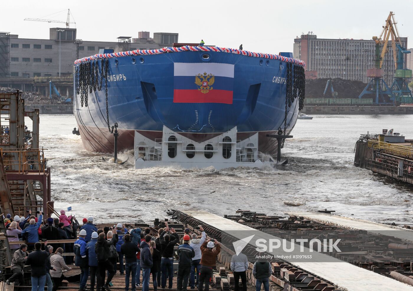 Baltic Shipyard floats Sibir nuclear icebreaker