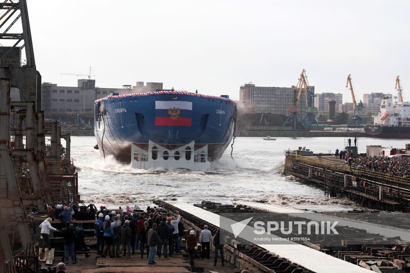 Baltic Shipyard floats Sibir nuclear icebreaker