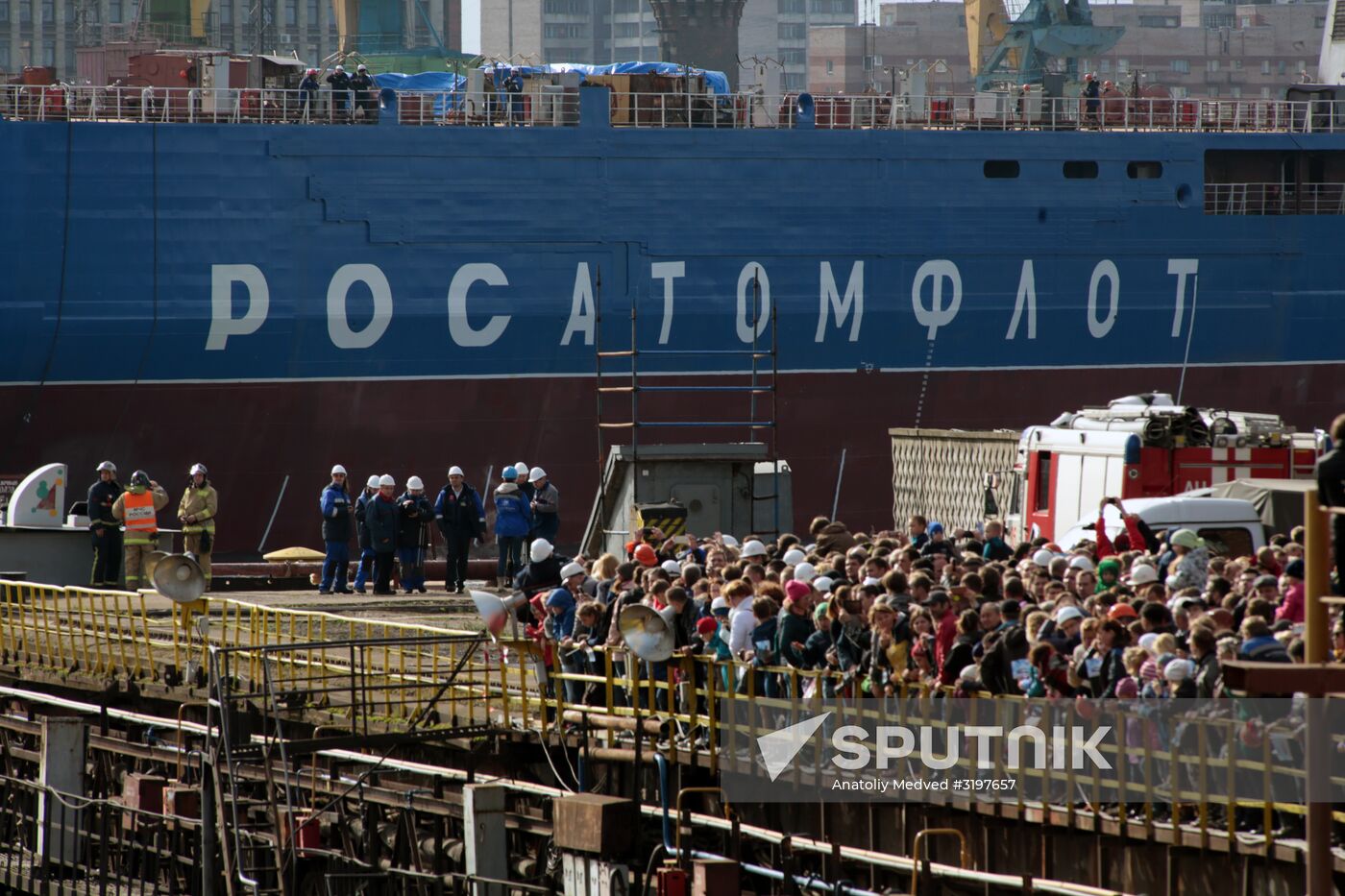 Baltic Shipyard floats Sibir nuclear icebreaker