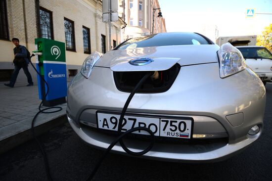 Charging station for electric cars opens in Moscow