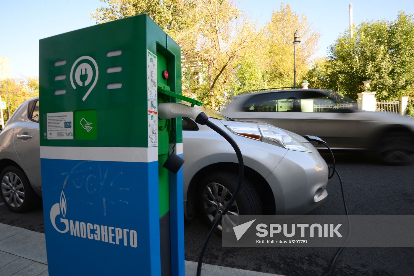 Charging station for electric cars opens in Moscow