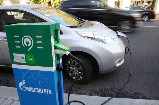 Charging station for electric cars opens in Moscow