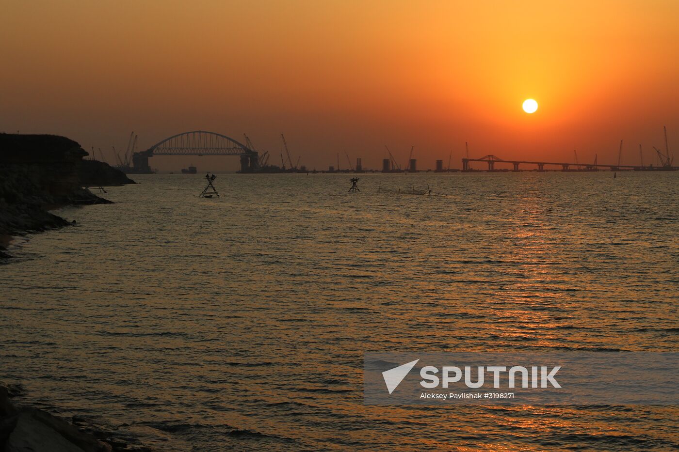 Crimean Bridge under construction