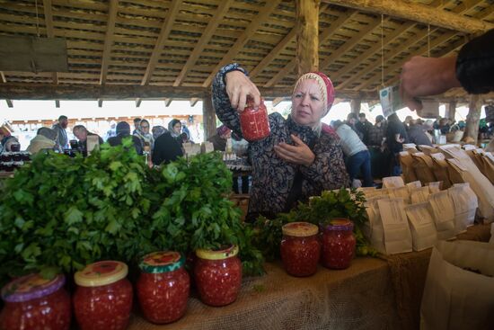 4th Peasant Exhibition and Fair at German Sterligov Settlement