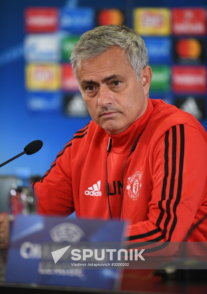 Football. UEFA Champions League. FC Manchester United holds training session