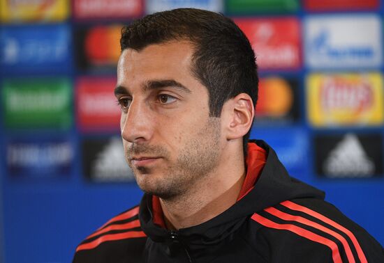 Football. UEFA Champions League. FC Manchester United holds training session