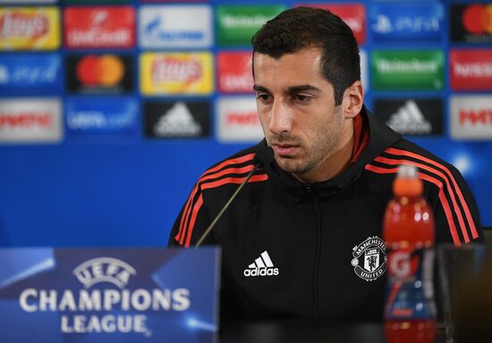 Football. UEFA Champions League. FC Manchester United holds training session