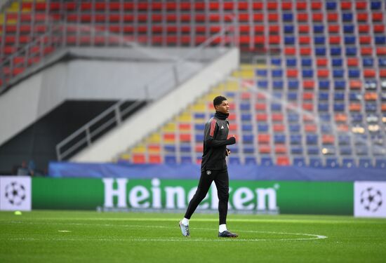 Football. UEFA Champions League. FC Manchester United holds training session