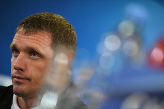 Football. UEFA Champions League. FC CSKA holds training session