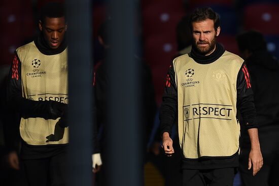 Football. UEFA Champions League. FC Manchester United holds training session