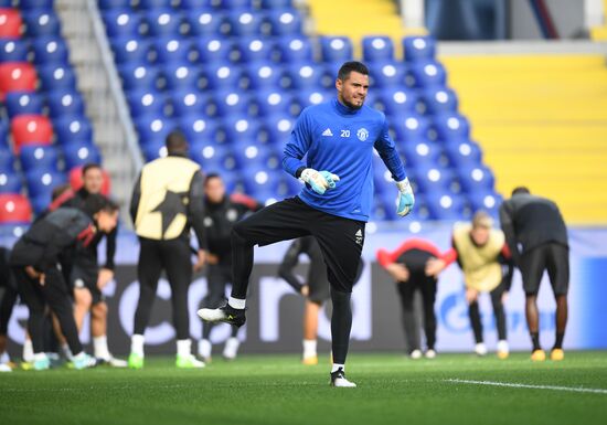 Football. UEFA Champions League. FC Manchester United holds training session