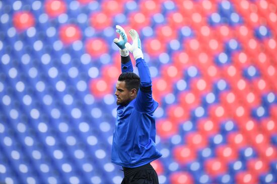 Football. UEFA Champions League. FC Manchester United holds training session