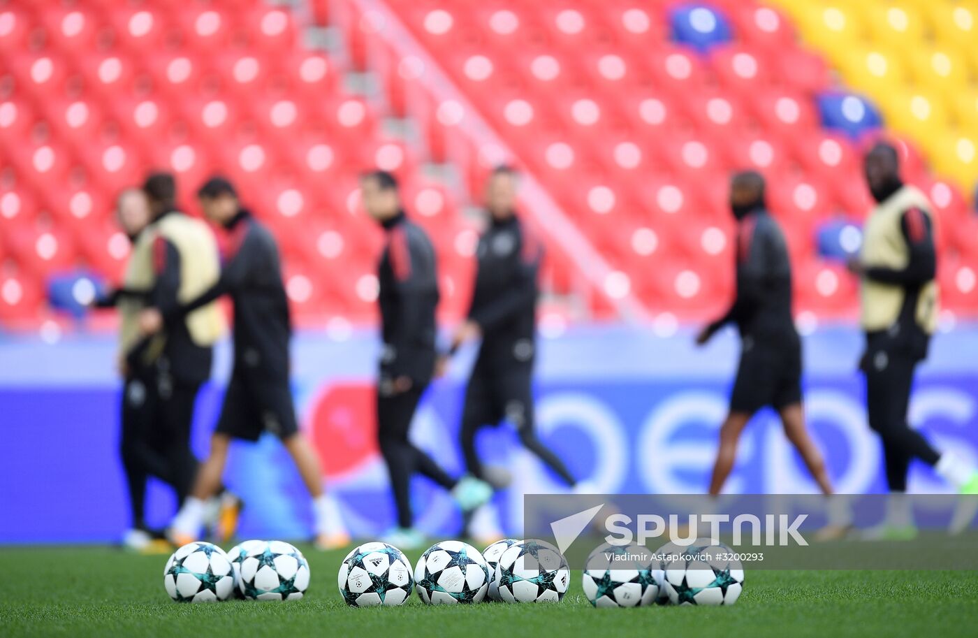 Football. UEFA Champions League. FC Manchester United holds training session