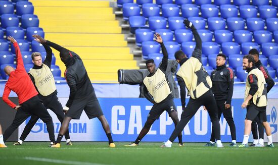 Football. UEFA Champions League. FC Manchester United holds training session