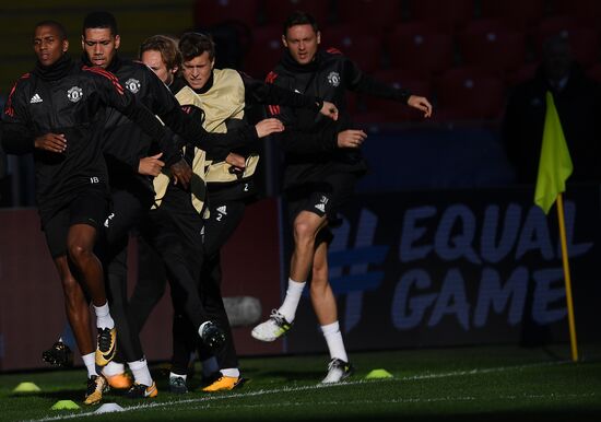 Football. UEFA Champions League. FC Manchester United holds training session