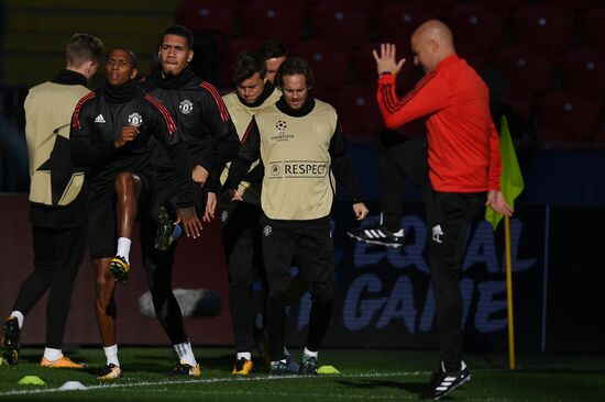 Football. UEFA Champions League. FC Manchester United holds training session