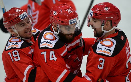 Ice hockey. Kontinental Hockey League. Avtomobilist vs. Neftekhimik