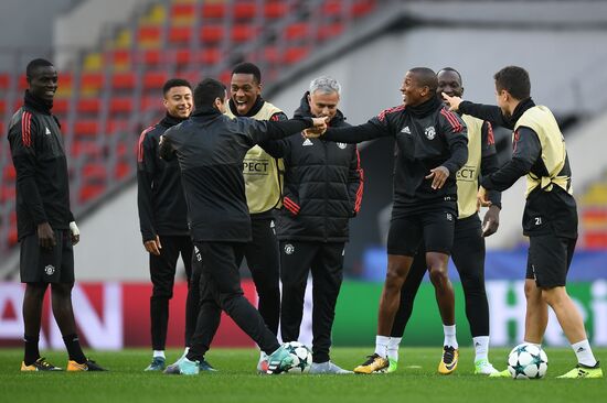 Football. UEFA Champions League. FC Manchester United holds training session