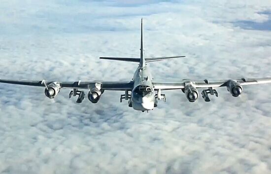 Tu-95MS strikes terrorist facilities in Syria with KhA-101 cruise missiles