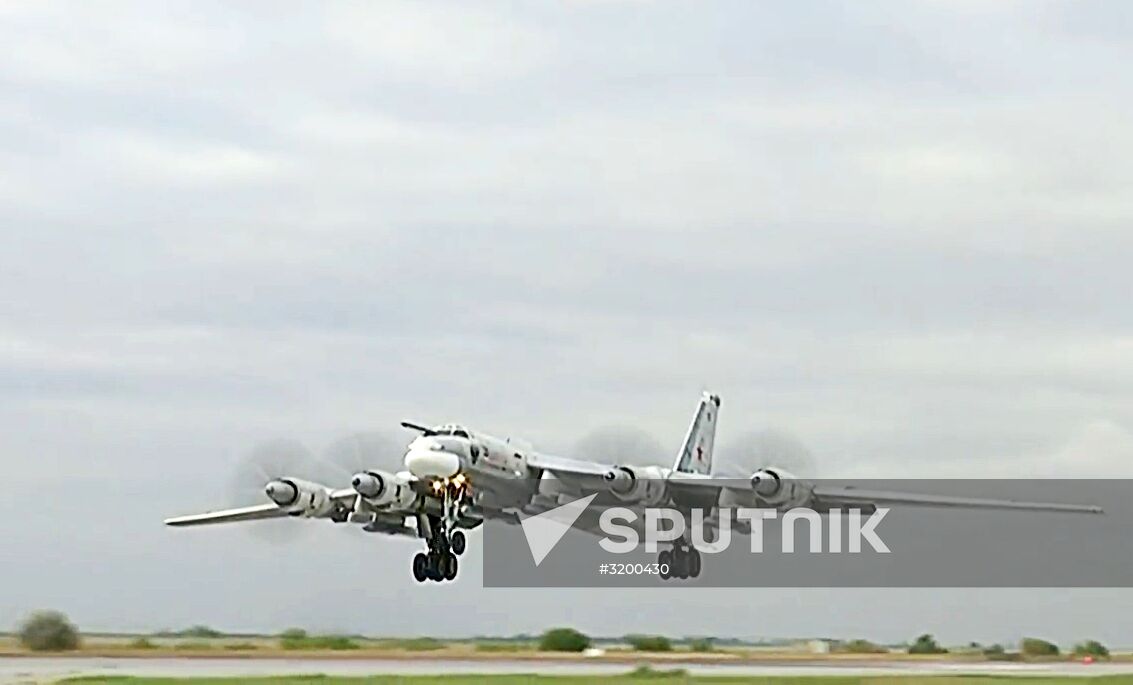 Tu-95MS strikes terrorist facilities in Syria with KhA-101 cruise missiles