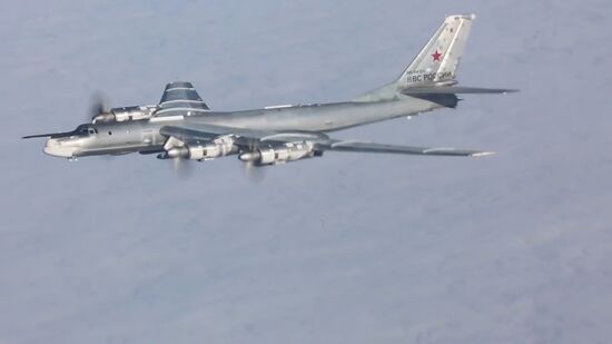 Tu-95MS strikes terrorist facilities in Syria with KhA-101 cruise missiles