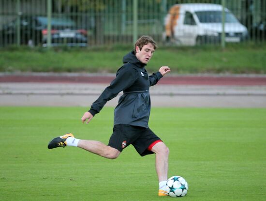Football. UEFA Champions League. FC CSKA holds training session