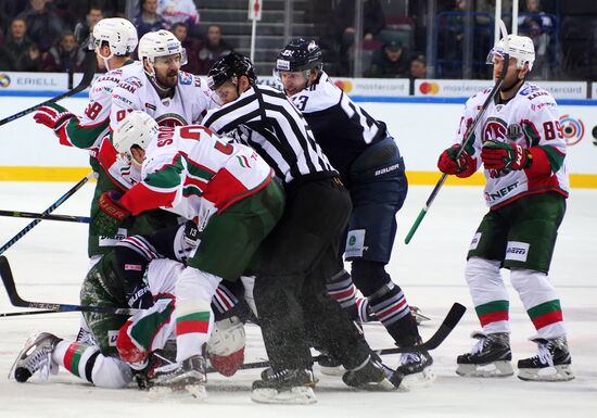 Ice hockey. Kontinental Hockey League. Metallurg vs. Ak Bars