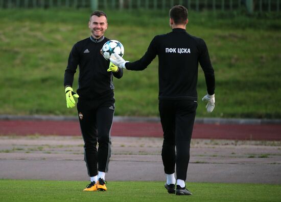 Football. UEFA Champions League. FC CSKA holds training session
