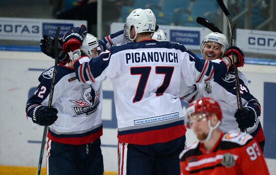 Ice hockey. Kontinental Hockey League. Avtomobilist vs. Neftekhimik