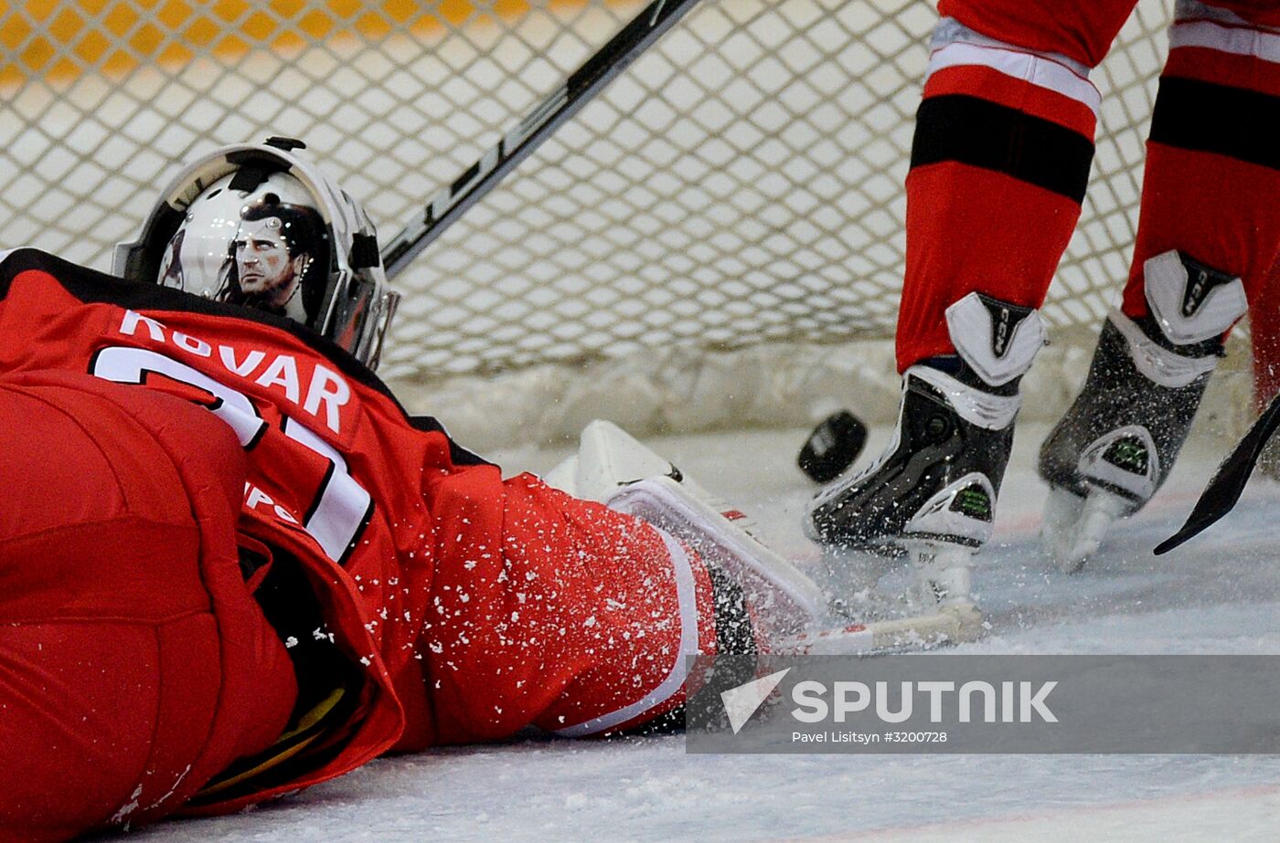 Ice hockey. Kontinental Hockey League. Avtomobilist vs. Neftekhimik