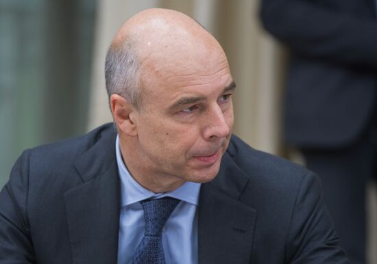 President Vladimir Putin holds meeting with Government members