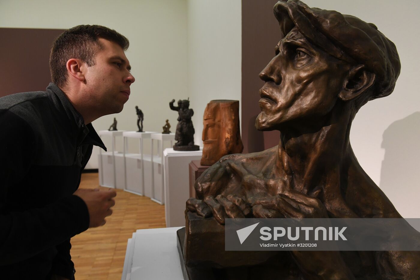 Opening of exhibitions, Mr. 1917 and Wind of Revolution: Sculpture of 1918-early 1930s