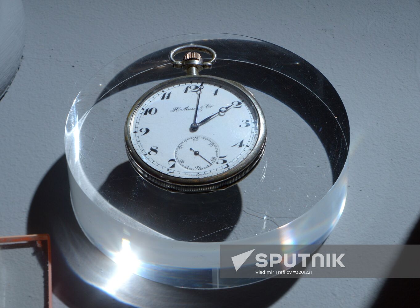 Lenin historical document exhibition items