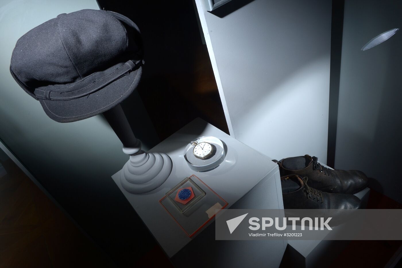 Lenin historical document exhibition items