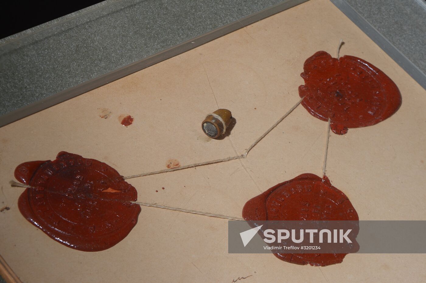 Lenin historical document exhibition items