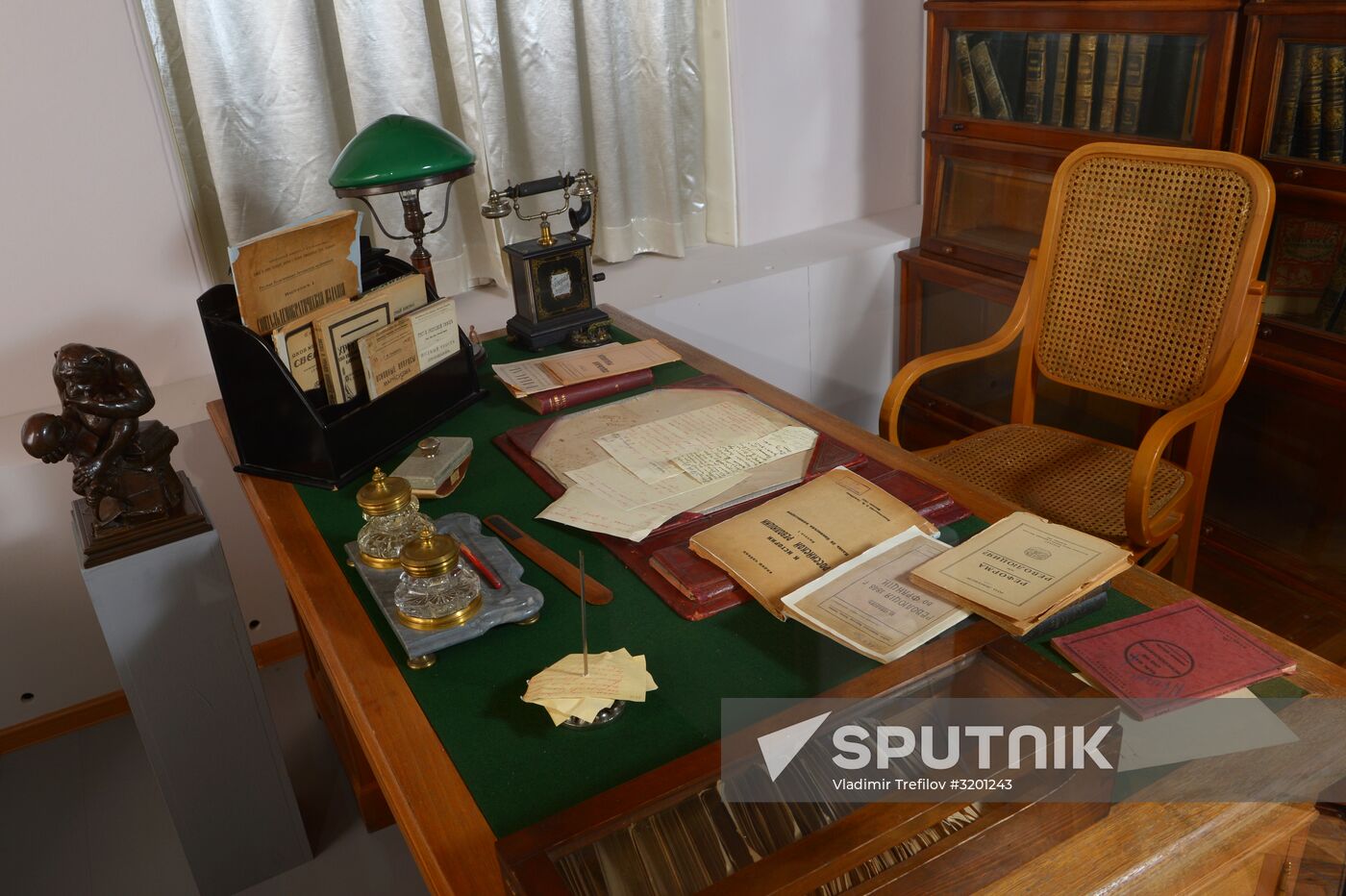 Lenin historical document exhibition items