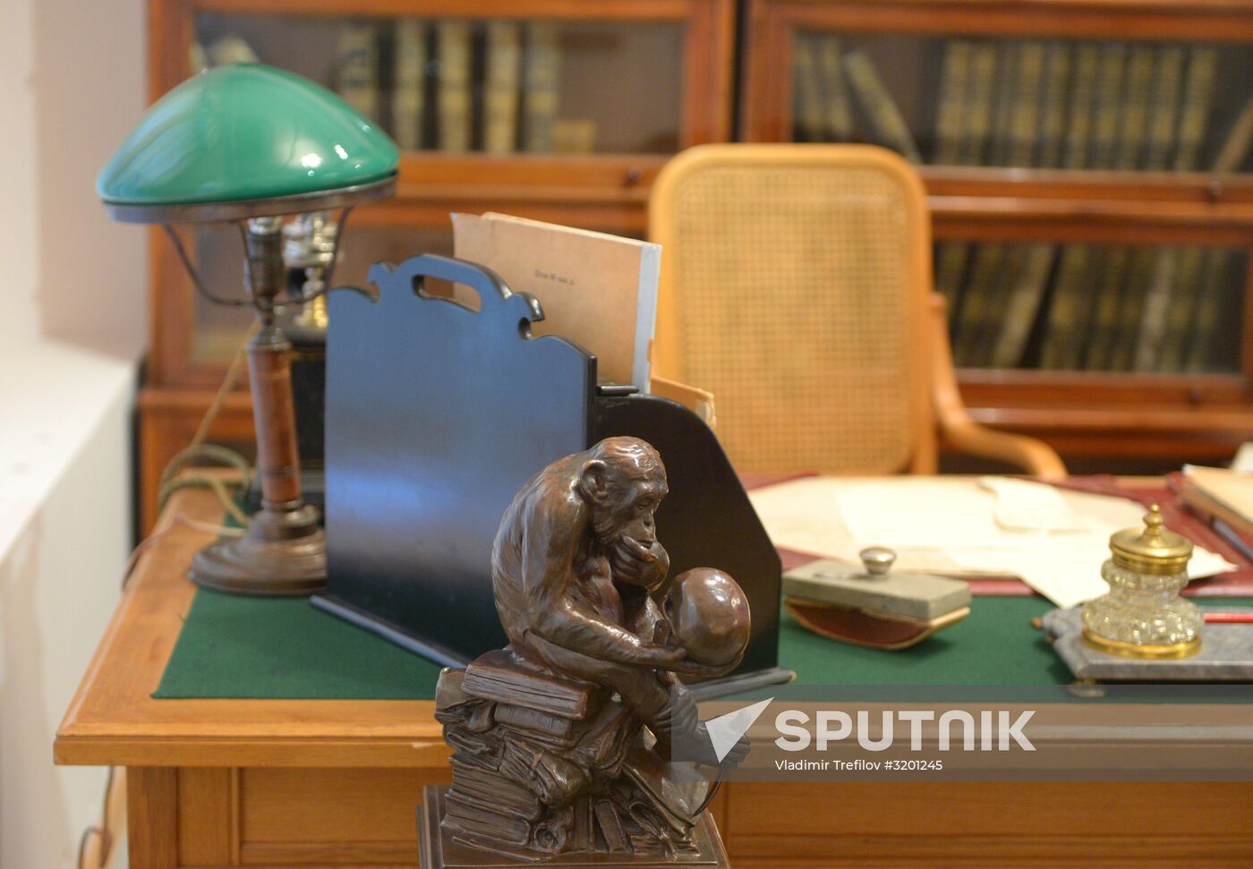 Lenin historical document exhibition items