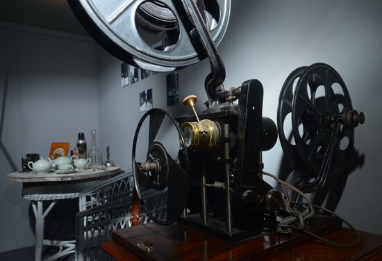 Lenin historical document exhibition items