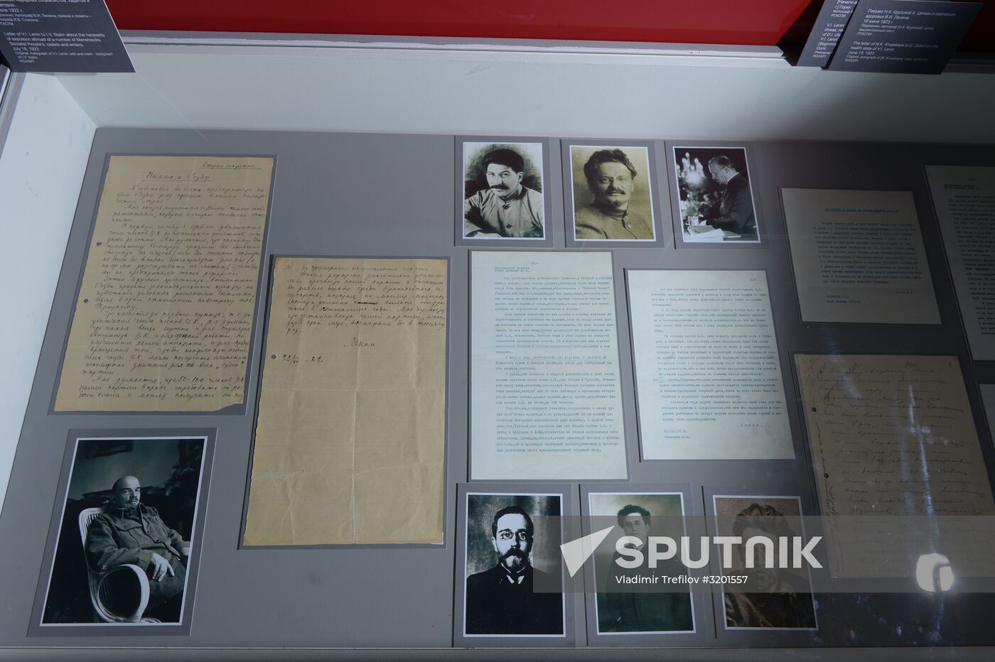 Lenin historical document exhibition items