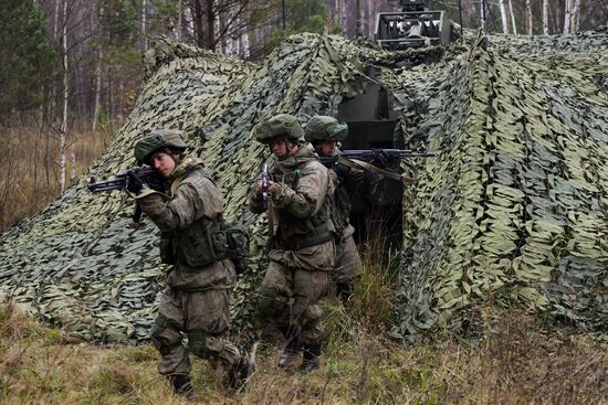 Novosibirsk air defense division of Strategic Missile Troops holds exercise