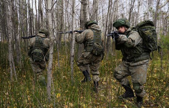 Novosibirsk air defense division of Strategic Missile Troops holds exercise
