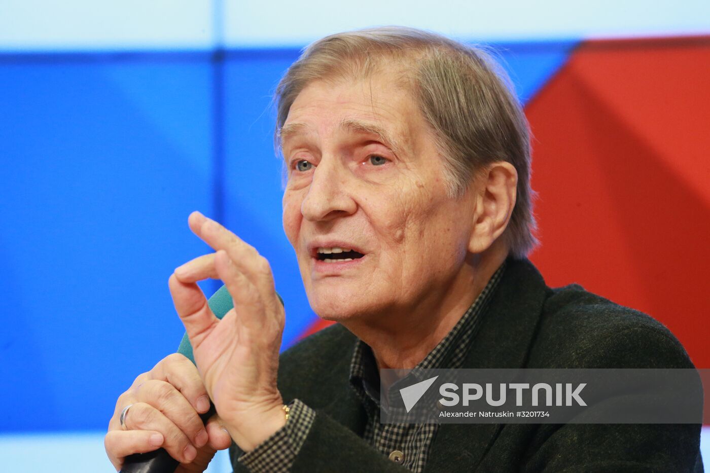 Meeting with the crew of Three Sisters