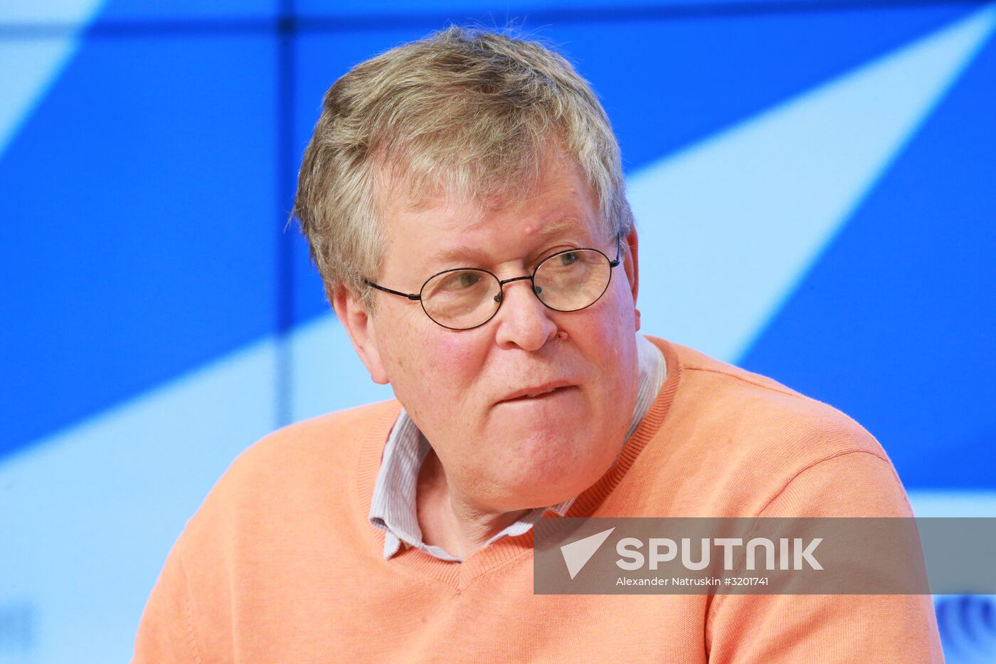 Meeting with the crew of Three Sisters