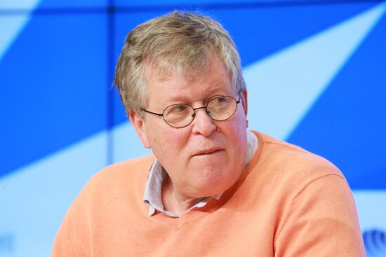 Meeting with the crew of Three Sisters