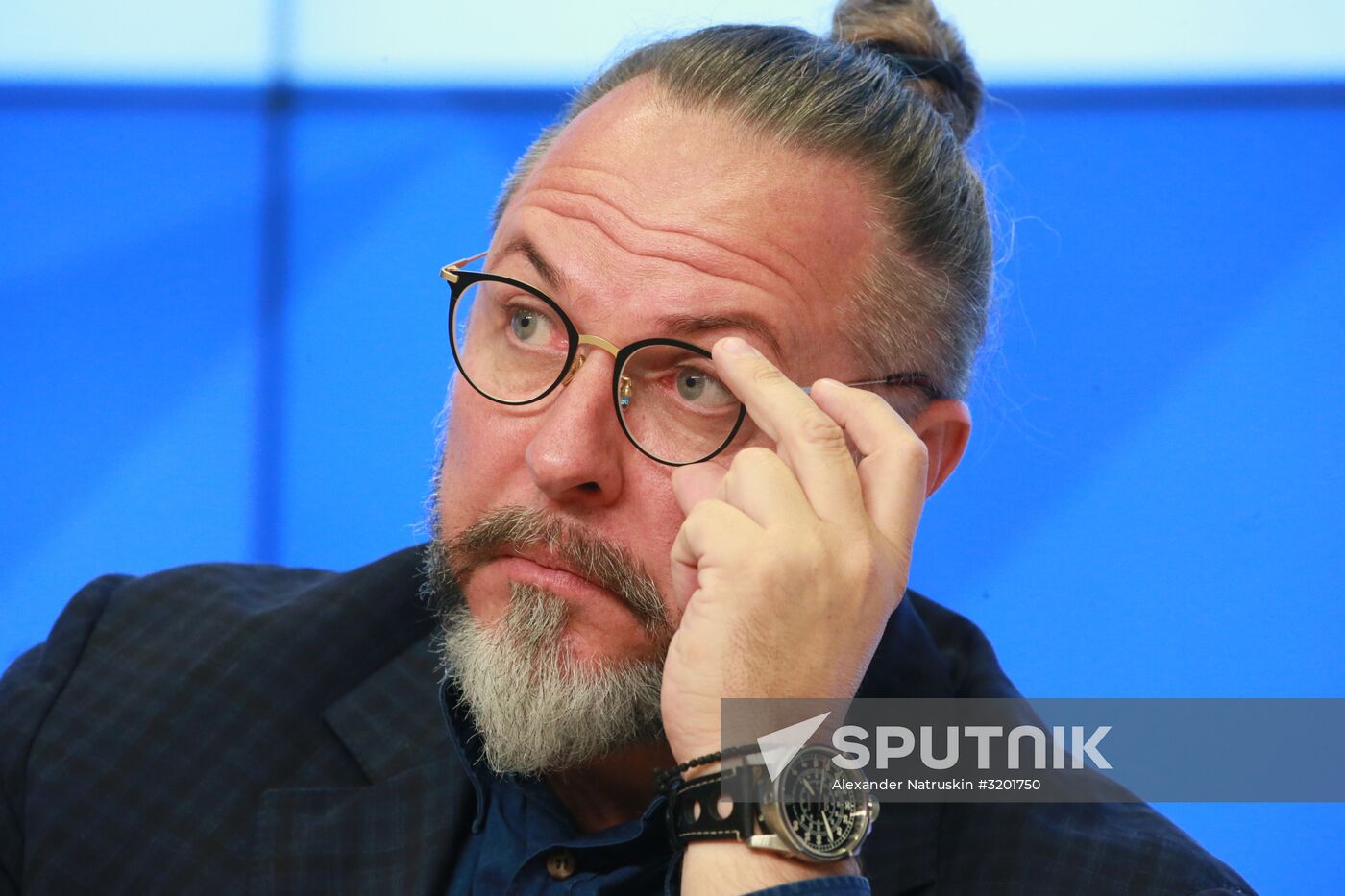 Meeting with the crew of Three Sisters