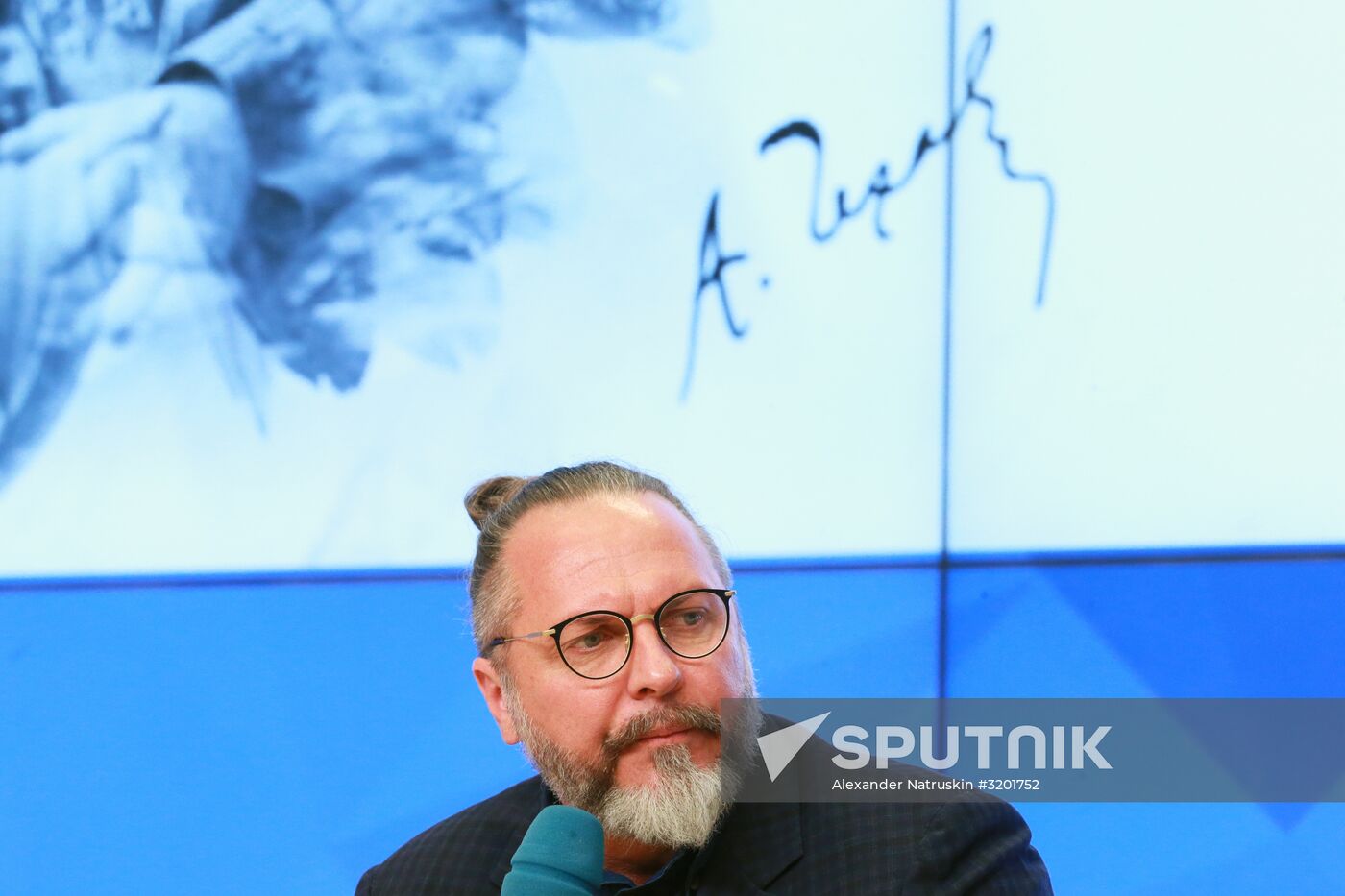 Meeting with the crew of Three Sisters